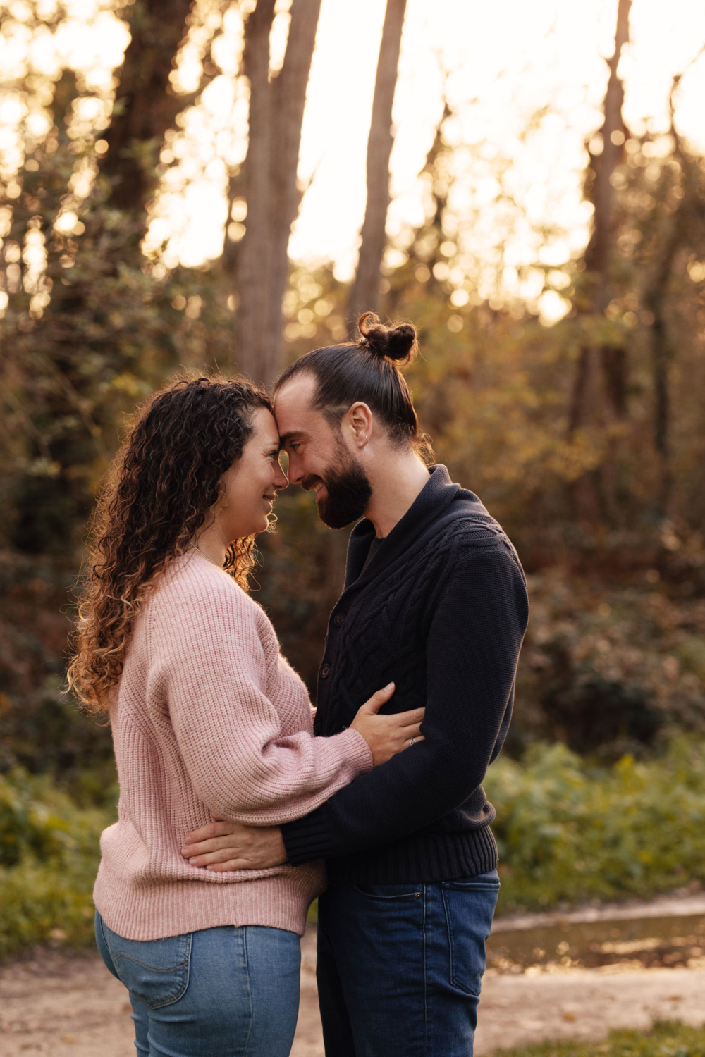 Photo d'un couple en extérieur